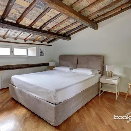 Hide Out - Bookwedo * Roma