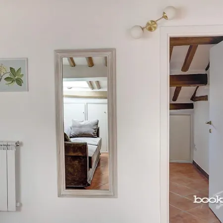 Hide Out - Bookwedo Apartamento