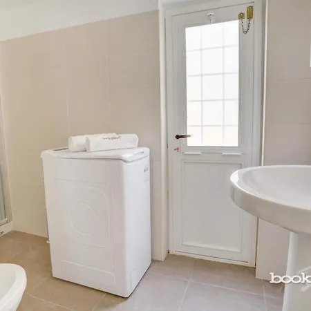 Hide Out - Bookwedo Apartamento