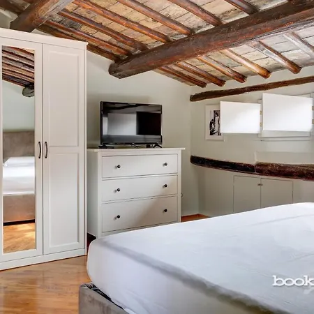 Hide Out - Bookwedo Roma